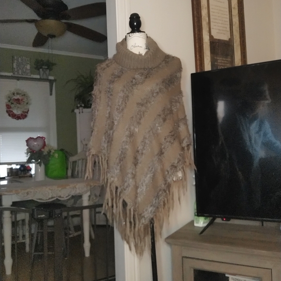 Verty Cozy Brown Knit Scarf - Picture 2 of 4